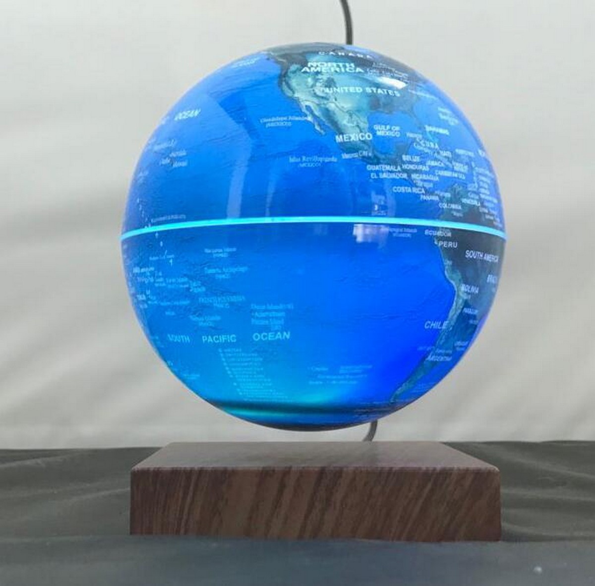 magnetna plutajuća globus lampa