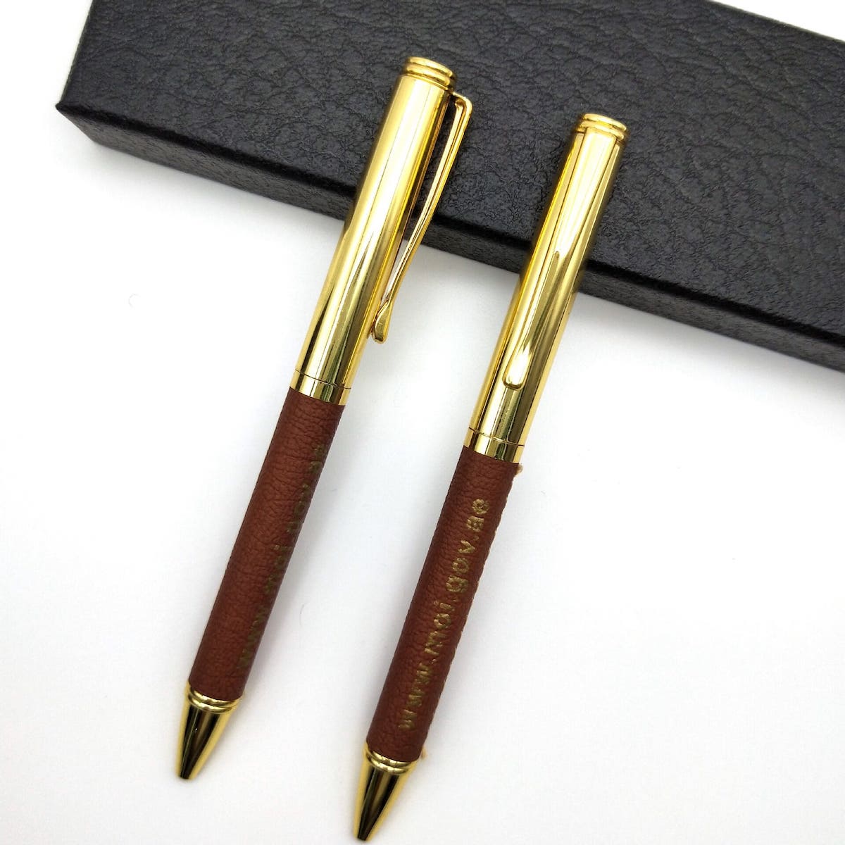Luksuzna zlatna olovka sa kožom