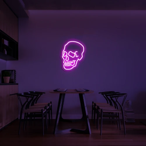 3D svijetleći neonski logo na zidu lobanje